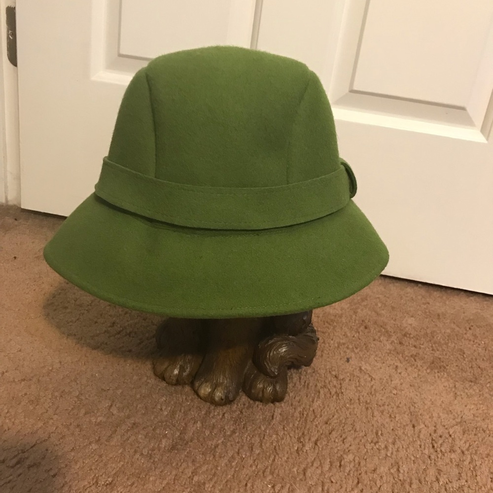 Emerald green winter wool hat